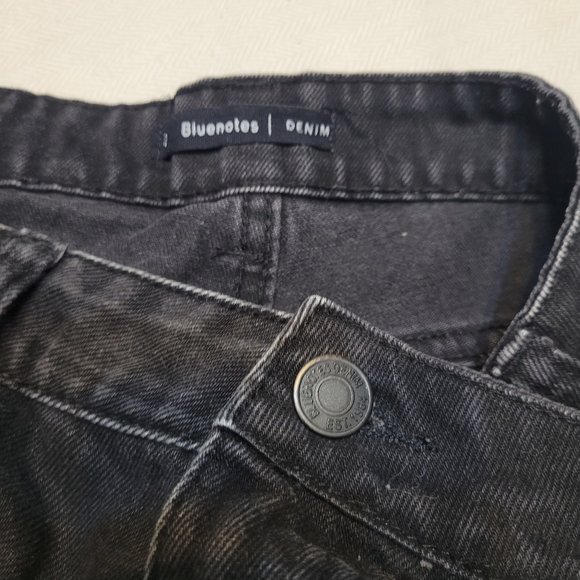 Bluenotes jean shorts in black - Picture 4 of 7